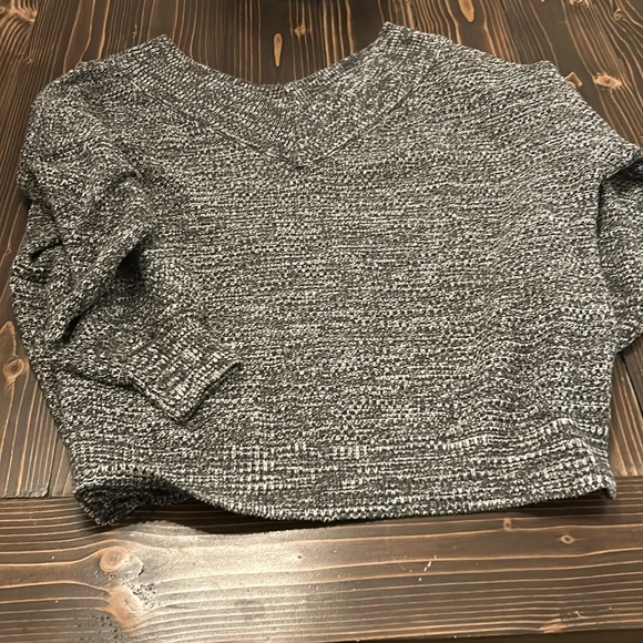 Off the shoulder sweater - Picture 3 of 6